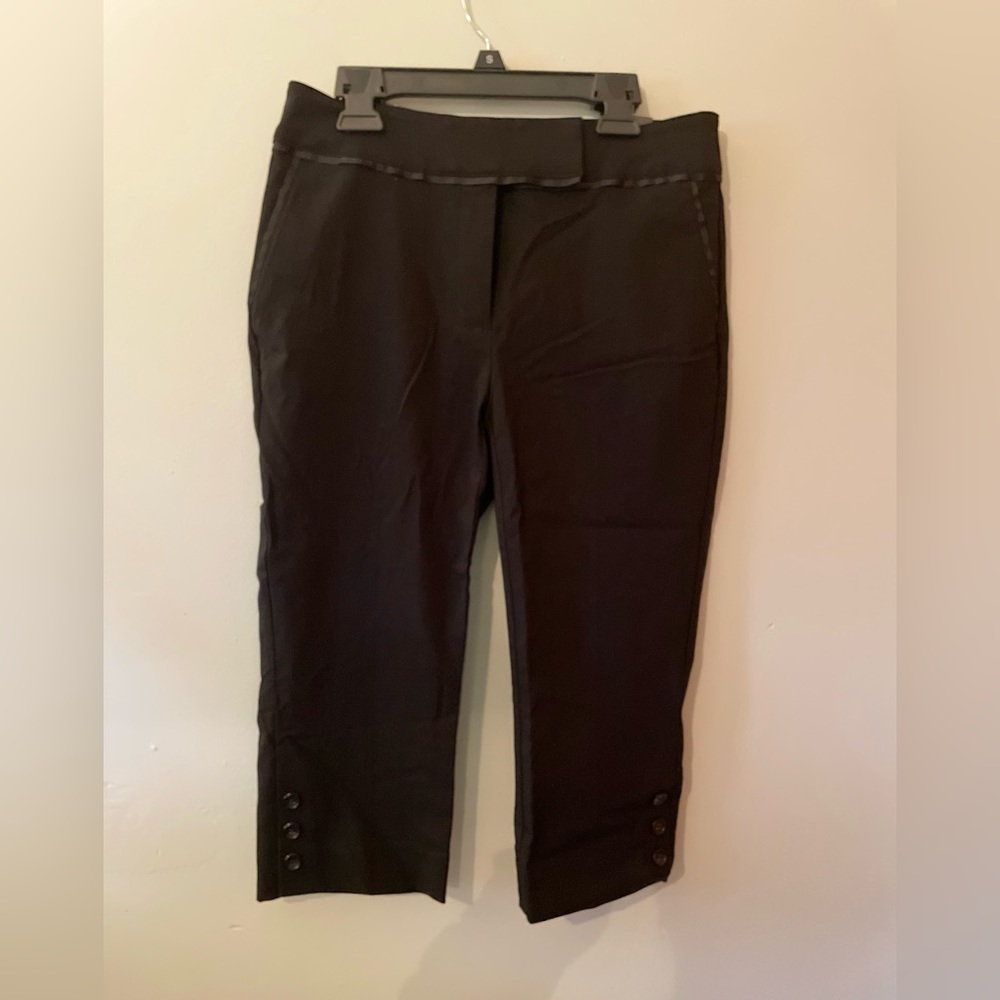 NWT - Whitehouse black market pedal pushers
